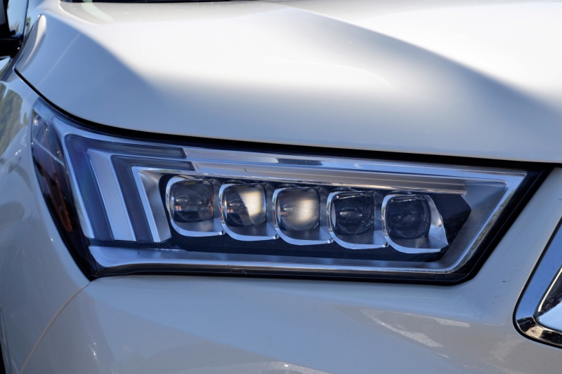 concession-moto-ROUGIERS-min_acura-headlamp-2834131